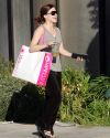 Sophia-Bush-Shopping-on-Robertson-Boulevard_006.jpg