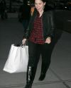 Sophia-Bush-returns-to-her-hotel_001.jpg