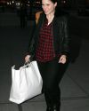 Sophia-Bush-returns-to-her-hotel_002.jpg