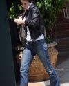 Sophia-Bush-Leaving-a-medical-center-in-Beverly-Hills_001.jpg