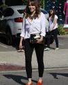 Sophia-Bush-rues-Beverly-Hills-023-HQ_t.jpg