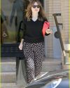 Sophia-Bush-shopping-Barney-New-York-005-HQ_t.jpg