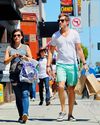 Sophia-Bush-et-Dan-Fredenburgh-shopping-melrose-001_HQ_t.jpg