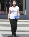 Sophia-Bush-dejeune-avec-des-amis-a-beverly-hills_006_HQ.jpg