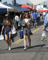 Sophia-Bush-rues-Los-Angeles-008_HQ.jpg