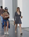 Sophia-Bush-rues-Los-Angeles-018_HQ.jpg