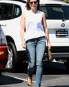 Sophia-Bush-Dry-Bar-Sunset-Strip-Los-Angeles-02_HQ.JPG