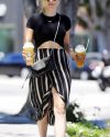 Sophia-Bush-Starbucks-Los-Angeles-005_HQ_t.jpg