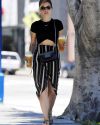 Sophia-Bush-Starbucks-Los-Angeles-006_HQ_t.jpg