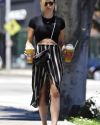 Sophia-Bush-Starbucks-Los-Angeles-007_HQ_t.jpg