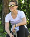 Sophia-Bush-Walking-Her-Dog-2015_001.jpg