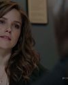 Sophia-Bush-in-Chicago-PD-Season-1-Episode-3-Chin-Check_200.jpg