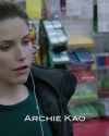 Sophia-Bush-Chicago-PD-Season-1-Episode-11-Turn-the-light-off-033_t.jpg