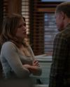 Sophia-Bush-Chicago-PD-Season-1-Episode-11-Turn-the-light-off-180_t.jpg