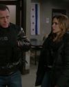 Sophia-Bush-Chicago-PD-Season-1-Episode-11-Turn-the-light-off-197_t.jpg