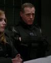 Sophia-Bush-Chicago-PD-Season-1-Episode-11-Turn-the-light-off-228_t.jpg