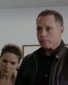 Sophia-Bush-Chicago-PD-Season-1-Episode-12-L-attaque-de-Chicago-066.jpg