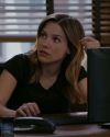 Sophia-Bush-Chicago-PD-Season-2-Episode-5-An-honest-woman-100_t.jpg