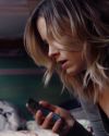 Sophia-Bush-Chicago-PD-2x22-Push-The-Pain-Away-031.jpg