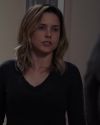 Sophia-Bush-Chicago-PD-2x23-Born-Into-Bad-News-294.jpg