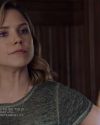 Sophia-Bush-Chicago-PD-3x03-Actual-Physical-Violence-065.jpg