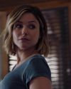 Sophia-Bush-Chicago-PD-3x06-You-Never-Know-Who-s-Who-037.jpg