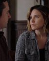 Sophia-Bush-Chicago-PD-3x11-Knocked-the-Family-Right-Out_082.jpg