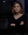 Sophia-Bush-Chicago-PD-3x14-The-Song-of-Gregory-Williams-Yates_095.jpg