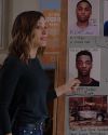 Sophia-Bush-Chicago-PD-3x16-The-Cases-That-Need-To-Be-Solved-captures-069.jpg