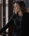 Sophia-Bush-Chicago-PD-3x19-If-We-Were-Normal-captures-041.jpg