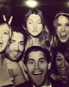 17-Aout-2012-Sophia-Bush-Avec-Des-Amis-02.png