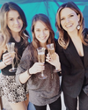 01-Janvier-Sophia-Bush-Jenny-Vanessa-colocataires-Television-Critics-Association.png