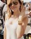 16-Juin-2014-Sophia-Bush-Et-Son-Bracelet-Rose-And-Fitzgerald.png