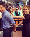 19-Mai-2014-Sophia-Bush-Sur-Le-Plateau-De-Extra-02.png