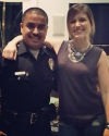 24-Mars-2014-Sophia-Bush-Et-Un-Officier-De-Police.png