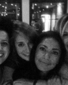 29-Mai-2014-Sophia-Bush-Avec-Des-Amies.png