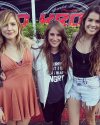 31-Mai-2014-Sophia-Bush-Au-KROQ-Weenie-Roast-01.png