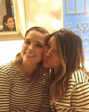 13-Octobre-2015-Sophia-Bush-with-friends_002.png