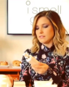 19-Mai-2015-Sophia-Bush-I-Smell-Great_007.png