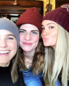 17-Decembre-2016-Sophia-Bush-and-friends.png