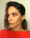 15-Septembre-2017-Sophia-Bush-getting-ready-for-an-event_004.png