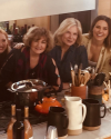 18-Novembre-2017-Sophia-Bush-Friendsgiving_005.png