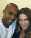 18-Novembre-2010-Sophia-Bush-Et-Un-Ami-Dans-Les-Coulisses-De-OTH.png