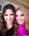 23-Mars-2011-Sophia-Bush-Coulisses-De-One-Tree-Hill-02.png