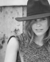 Sophia-Bush-Photoshoot-Joe-Fresh-Coulisses-077.png