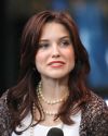 Sophia-Bush-One-Tree-Hill-Cast-at-MTV-Studios-in-Times-Square_002.jpg