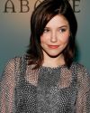 Sophia-Bush-Abaete-Fall-2008-Fashion-Show_002.jpg