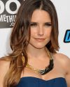 Sophia-Bush-2011-VH1-Do-Something-Awards_021.jpg