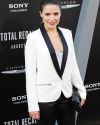 Sophia-Bush-Total-Recall-Movie-Premiere-035_t.jpg