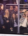 Sophia-Bush-Match-hockey-LA-Kings-vs-Florida-Panthers-007_HQ.jpg